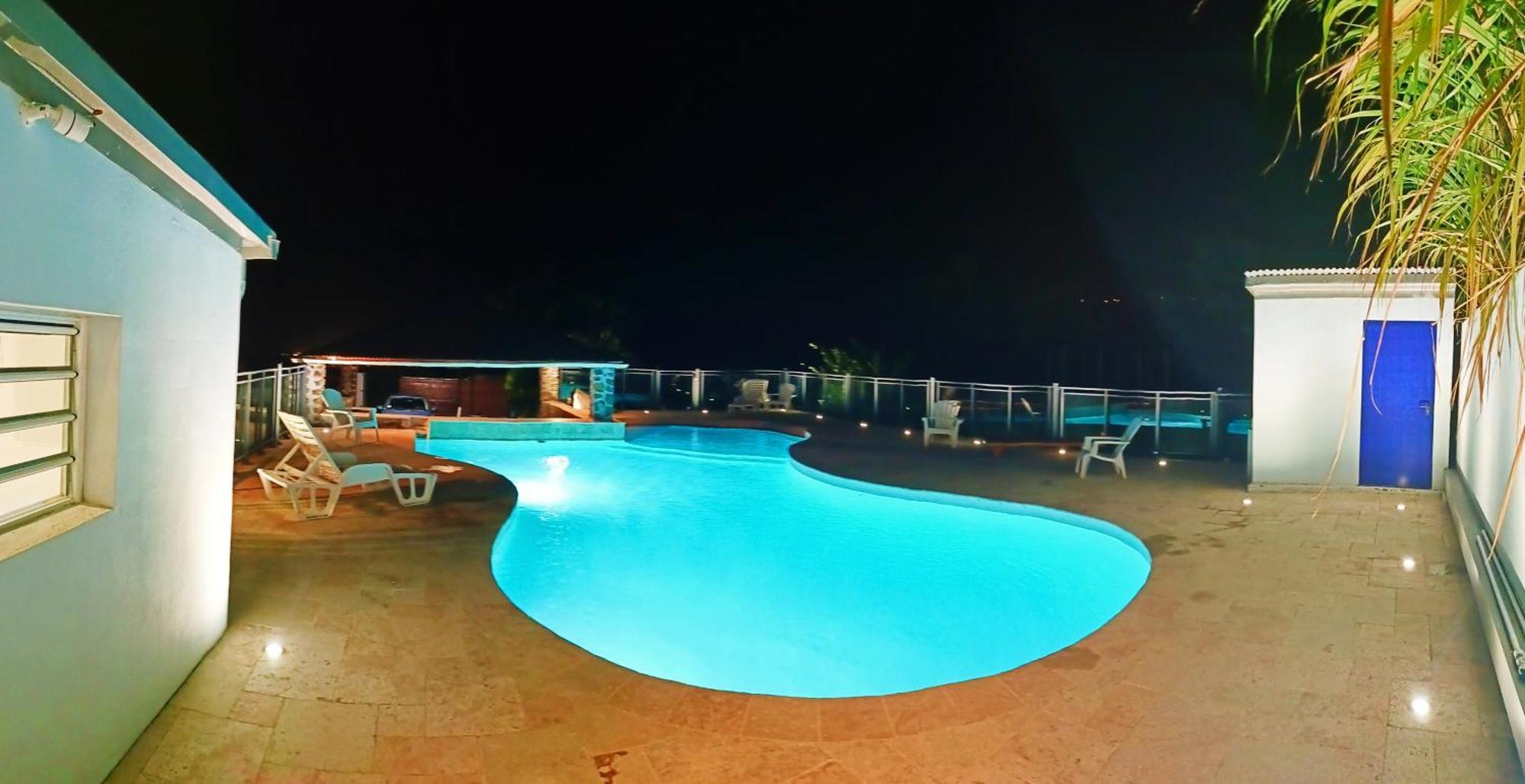 Maison Les Cocotiers De Plaiz'Anse Petite-Île Bagian luar foto