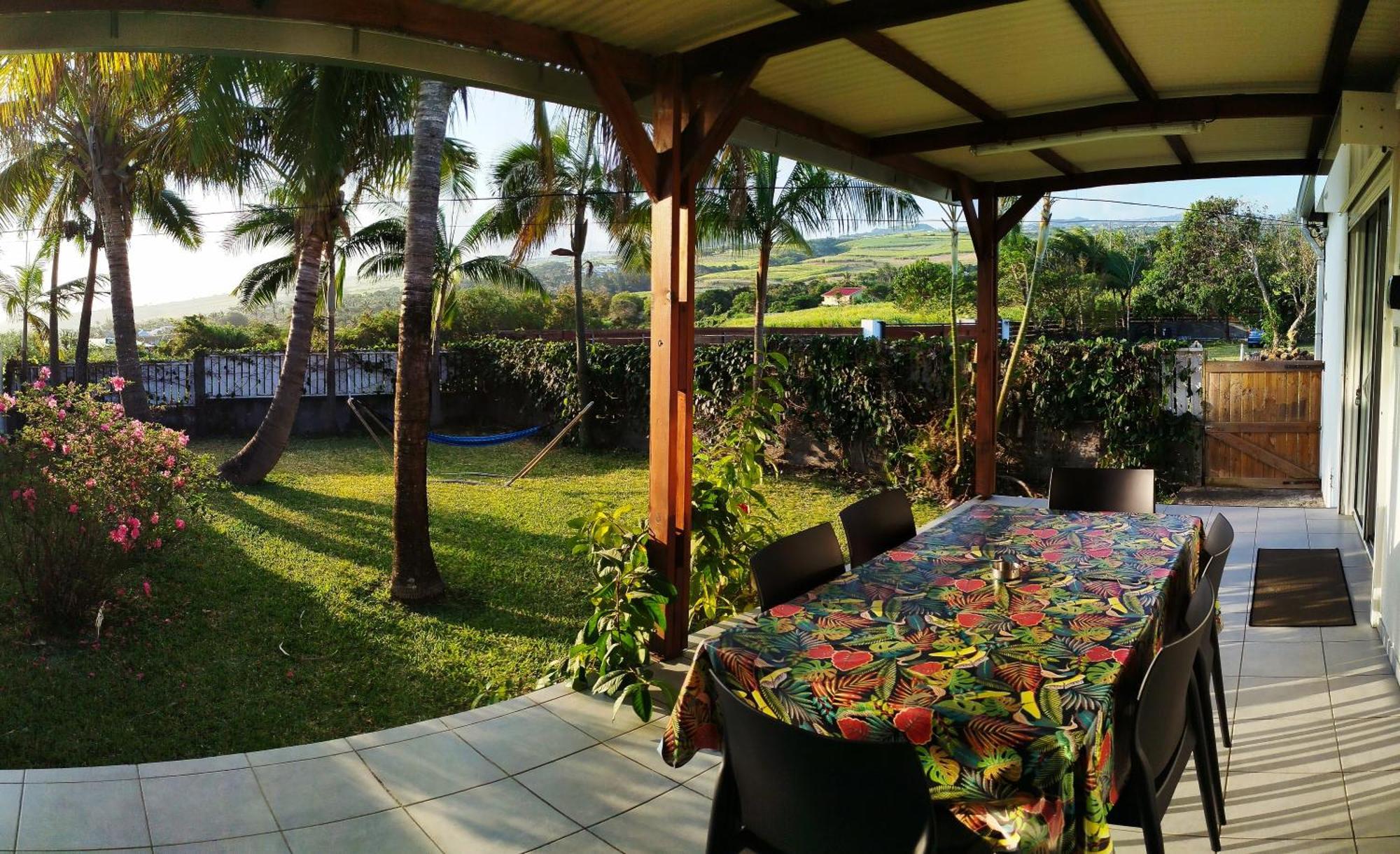 Maison Les Cocotiers De Plaiz'Anse Petite-Île Bagian luar foto